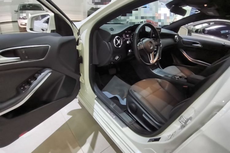 Used Mercedes-Benz A-Class 2015 A 180 Driver Seat