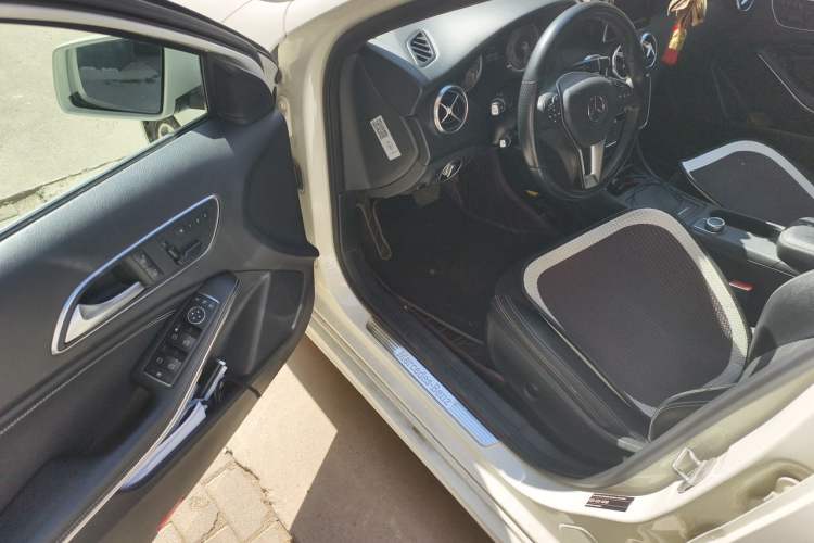 Used Mercedes-Benz A-Class 2015 A 200 Fashion Model Driver Seat