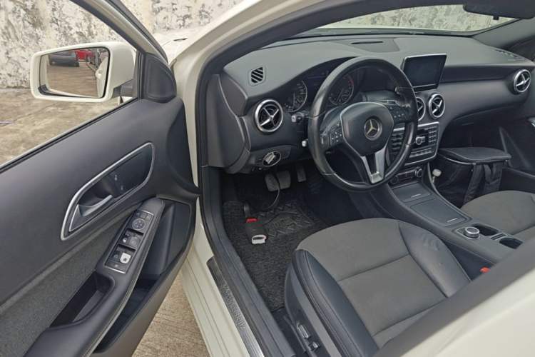 Used Mercedes-Benz A-Class 2015 A 180 Driver Seat