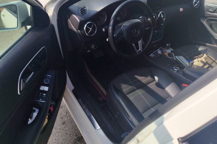 Used Mercedes-Benz A-Class 2015 A 200 Fashion Model Driver Seat