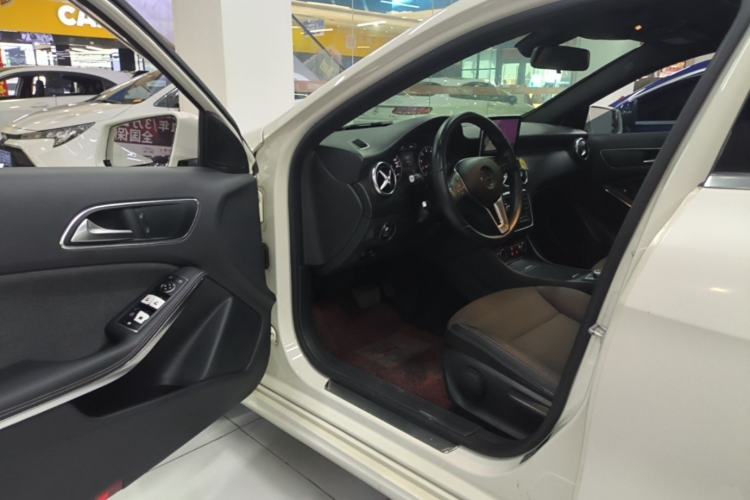 Used Mercedes-Benz A-Class 2015 A 180 Driver Seat