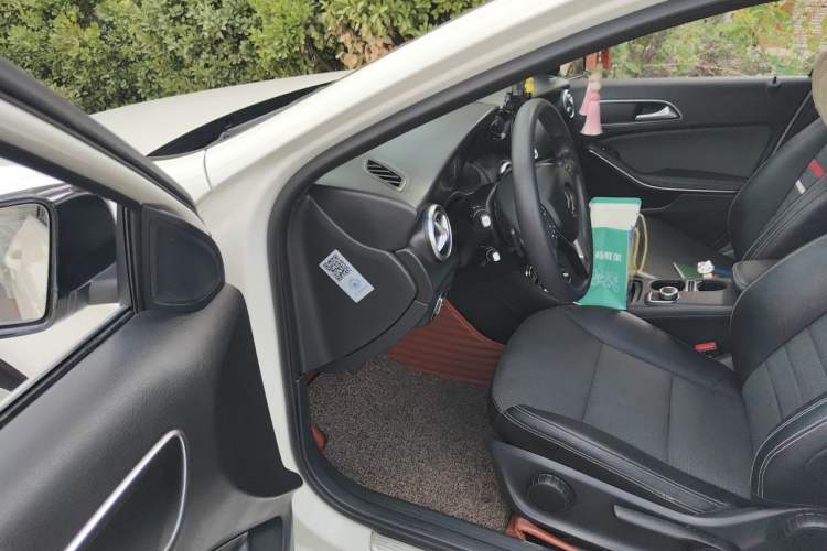 Used Mercedes-Benz A-Class 2015 A 180 Standard Model Driver Seat
