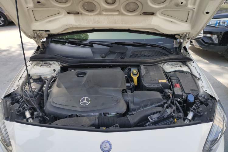 Used Mercedes-Benz A-Class 2015 A 200 Fashion Model Engine Bay