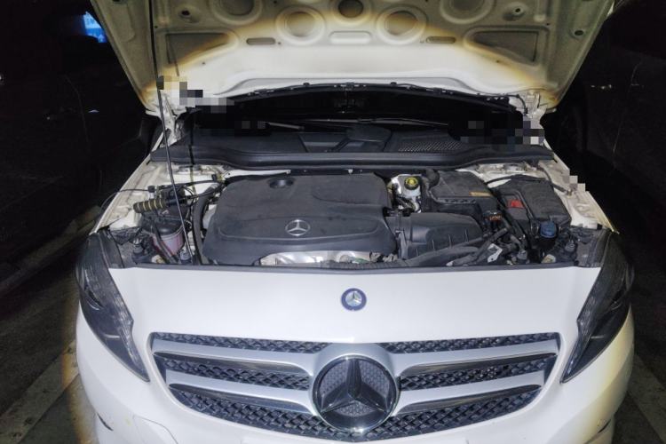 Used Mercedes-Benz A-Class 2015 A 200 Fashion Model Engine Bay