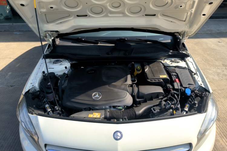 Used Mercedes-Benz A-Class 2015 A 180 Engine Bay