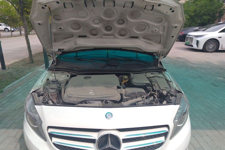 Used Mercedes-Benz A-Class 2015 A 180 Engine Bay
