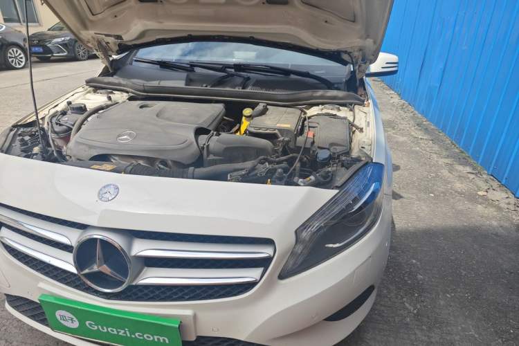 Used Mercedes-Benz A-Class 2015 A 200 Fashion Model Engine Bay Left