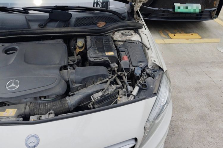 Used Mercedes-Benz A-Class 2015 A 200 Sport Edition Engine Bay Left