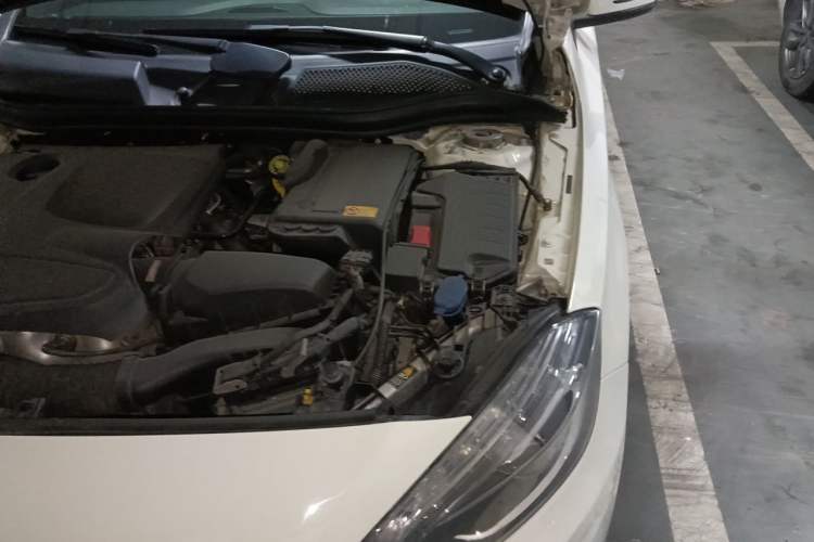 Used Mercedes-Benz A-Class 2015 A 200 Sport Edition Engine Bay Left