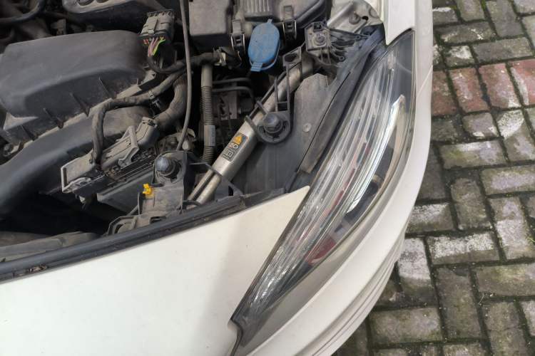 Used Mercedes-Benz A-Class 2015 A 200 Sport Edition Engine Bay Left