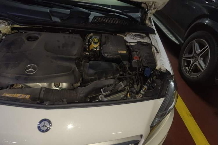 Used Mercedes-Benz A-Class 2015 A 200 Sport Edition Engine Bay Left