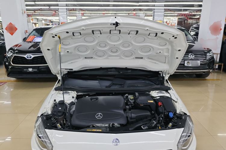 Used Mercedes-Benz A-Class 2015 A 180 Engine Bay