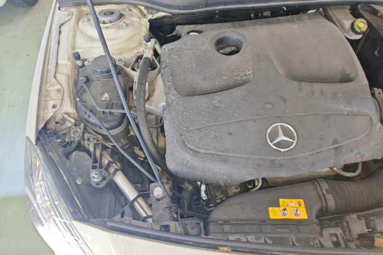 Used Mercedes-Benz A-Class 2015 A 200 Fashion Model Engine Bay Right