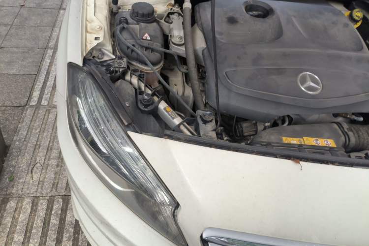 Used Mercedes-Benz A-Class 2015 A 200 Sport Edition Engine Bay Right