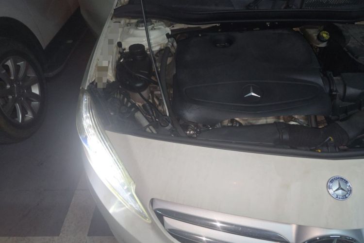 Used Mercedes-Benz A-Class 2015 A 200 Fashion Model Engine Bay Right