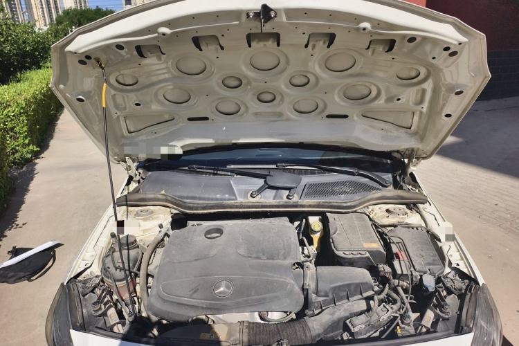 Used Mercedes-Benz A-Class 2015 A 200 Fashion Model Engine Bay