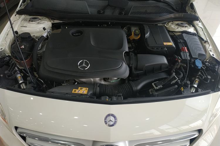Used Mercedes-Benz A-Class 2015 A 200 Fashion Model Engine Bay