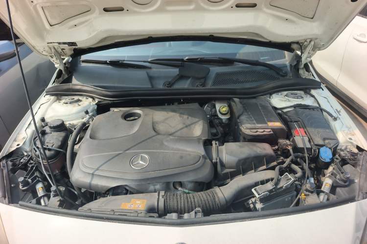 Used Mercedes-Benz A-Class 2015 A 180 Engine Bay