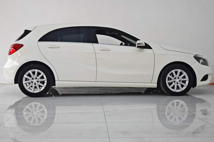 Used Mercedes-Benz A-Class 2015 A 180 Standard Model Exterior 10