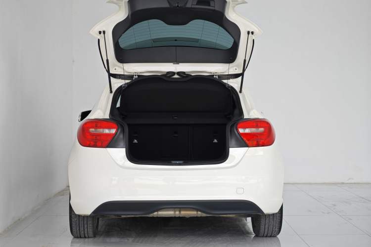 Used Mercedes-Benz A-Class 2015 A 180 Standard Model Exterior 11