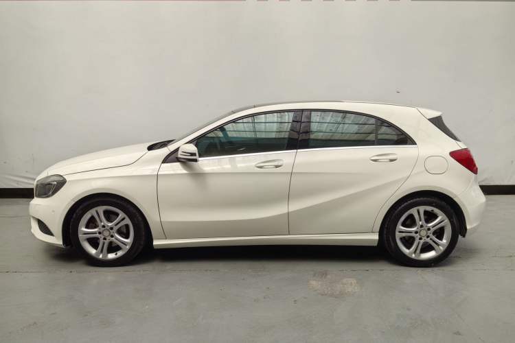 Used Mercedes-Benz A-Class 2015 A 180 Exterior 12