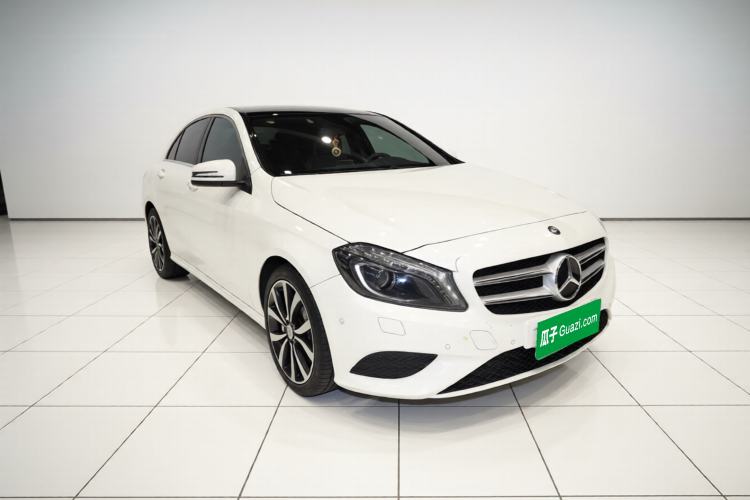 Used Mercedes-Benz A-Class 2015 A 200 Fashion Model Exterior 2