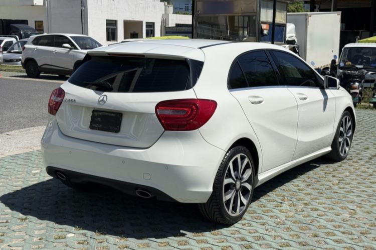 Used Mercedes-Benz A-Class 2015 A 200 Fashion Model Exterior 2