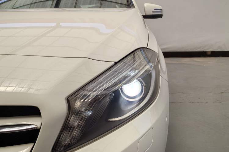 Used Mercedes-Benz A-Class 2015 A 180 Exterior 2