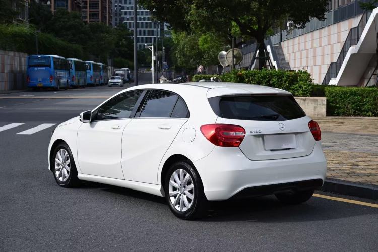 Used Mercedes-Benz A-Class 2015 A 180 Standard Model Exterior 2