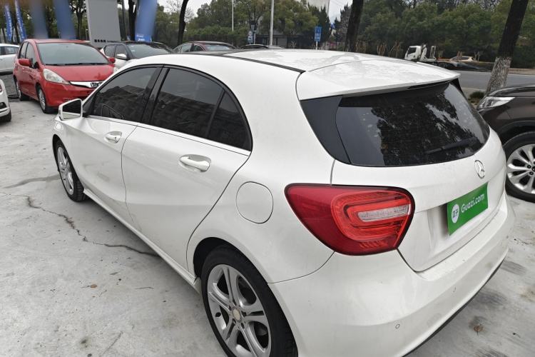 Used Mercedes-Benz A-Class 2015 A 180 Exterior 2