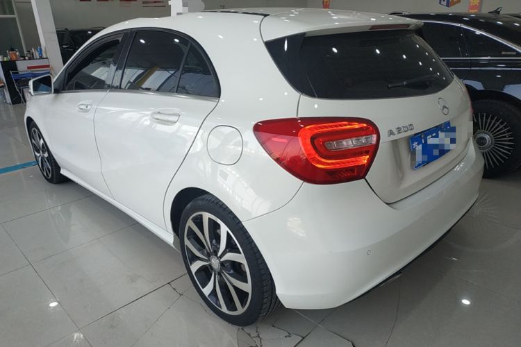 Used Mercedes-Benz A-Class 2015 A 200 Fashion Model Exterior 2
