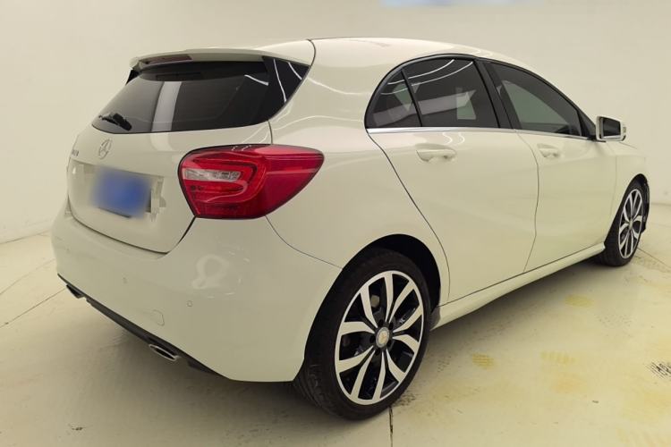 Used Mercedes-Benz A-Class 2015 A 200 Fashion Model Exterior 3