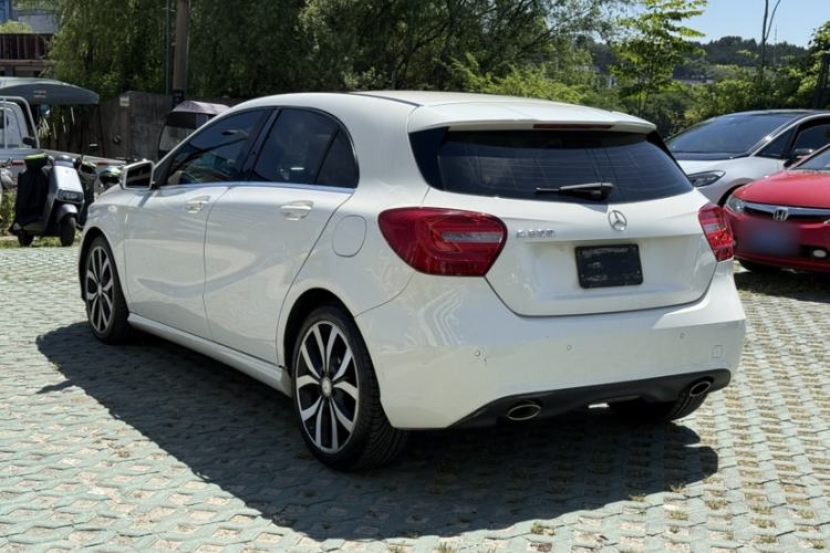 Used Mercedes-Benz A-Class 2015 A 200 Fashion Model Exterior 3