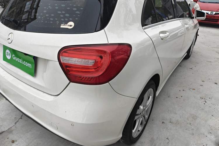 Used Mercedes-Benz A-Class 2015 A 180 Exterior 3