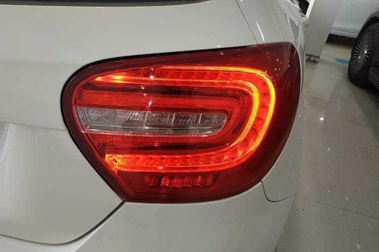 Used Mercedes-Benz A-Class 2015 A 200 Fashion Model Exterior 3
