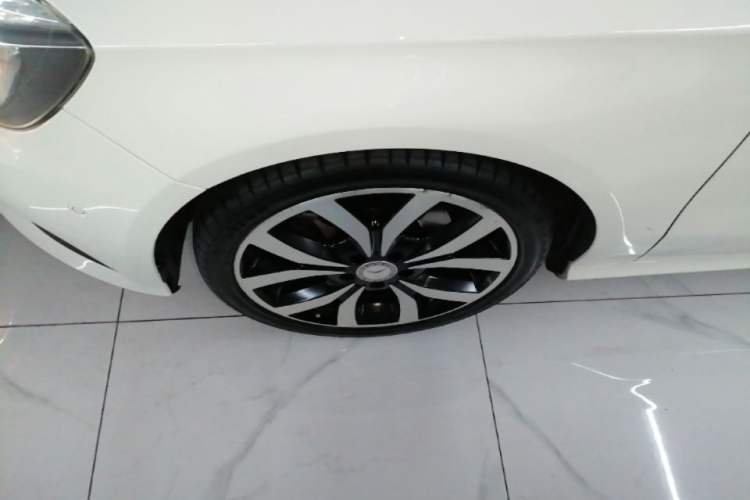 Used Mercedes-Benz A-Class 2015 A 200 Fashion Model Exterior 4