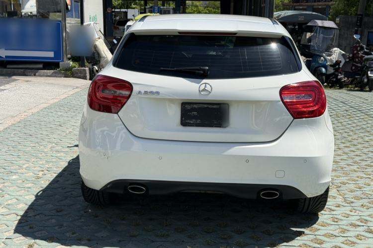 Used Mercedes-Benz A-Class 2015 A 200 Fashion Model Exterior 4