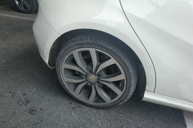 Used Mercedes-Benz A-Class 2015 A 200 Fashion Model Exterior 4
