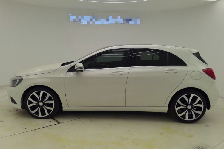 Used Mercedes-Benz A-Class 2015 A 200 Fashion Model Exterior 5