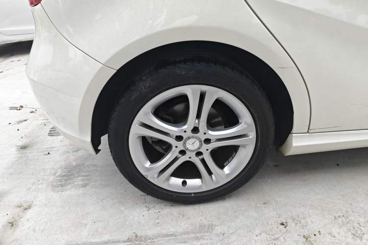 Used Mercedes-Benz A-Class 2015 A 180 Exterior 5