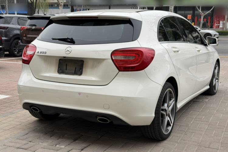 Used Mercedes-Benz A-Class 2015 A 200 Fashion Model Exterior 5