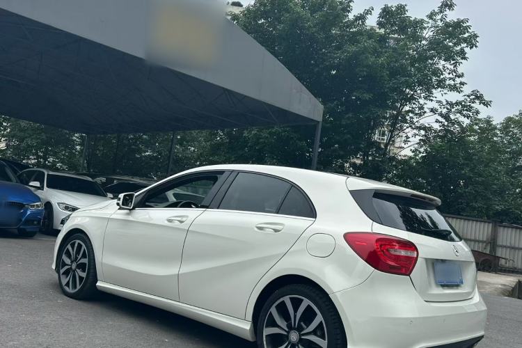 Used Mercedes-Benz A-Class 2015 A 200 Fashion Model Exterior 6