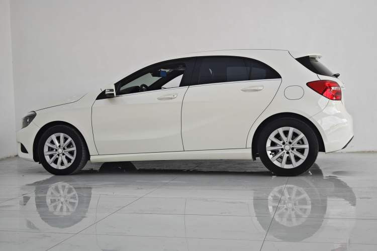 Used Mercedes-Benz A-Class 2015 A 180 Standard Model Exterior 7