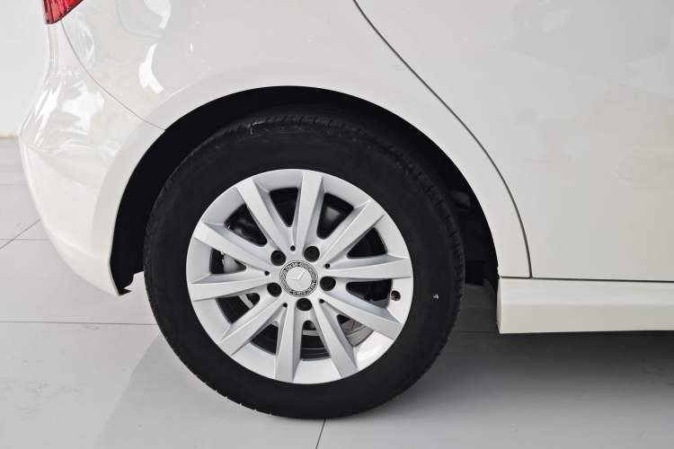 Used Mercedes-Benz A-Class 2015 A 180 Standard Model Exterior 8