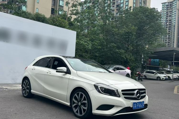 Used Mercedes-Benz A-Class 2015 A 200 Fashion Model Exterior 9