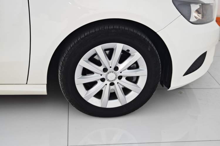 Used Mercedes-Benz A-Class 2015 A 180 Standard Model Exterior 9