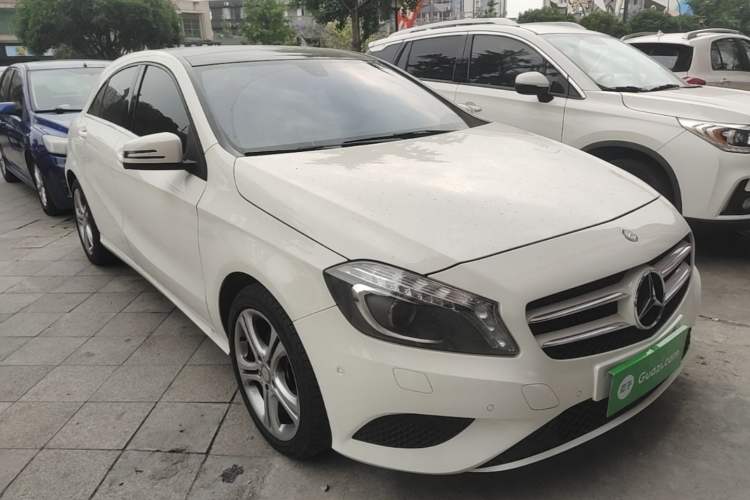 Used Mercedes-Benz A-Class 2015 A 180 Front Right 45 Deg