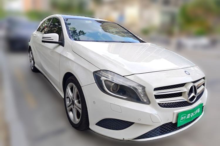 Used Mercedes-Benz A-Class 2015 A 180 Front Right 45 Deg