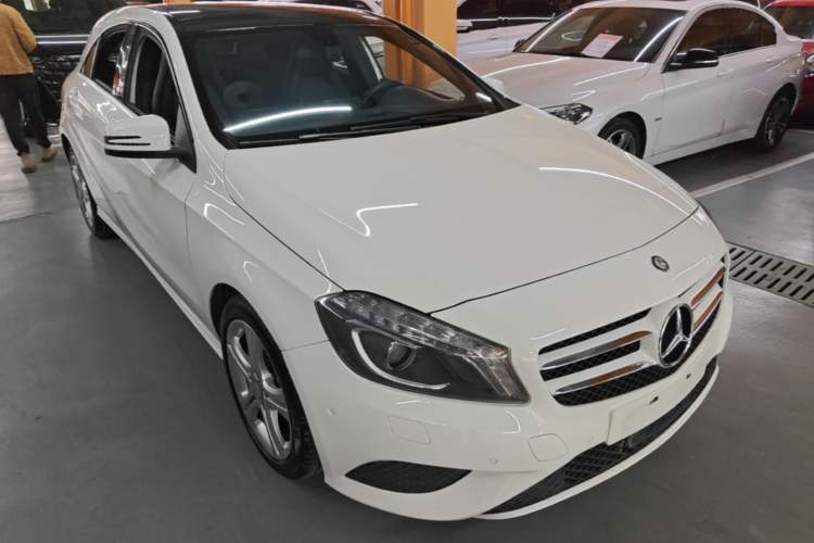 Used Mercedes-Benz A-Class 2015 A 180 Front Right 45 Deg