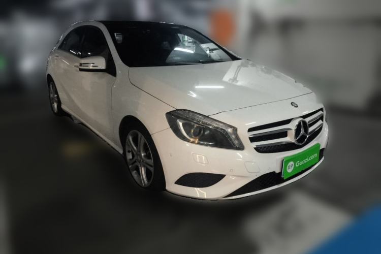Used Mercedes-Benz A-Class 2015 A 180 Front Right 45 Deg